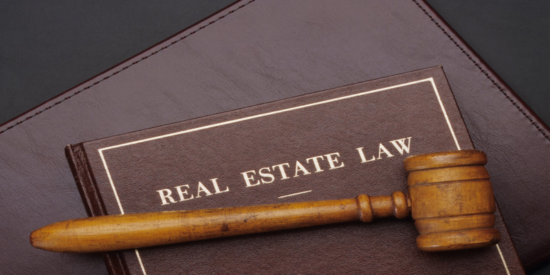 The Advantages of a Real Estate Lawyer When Buying a Home